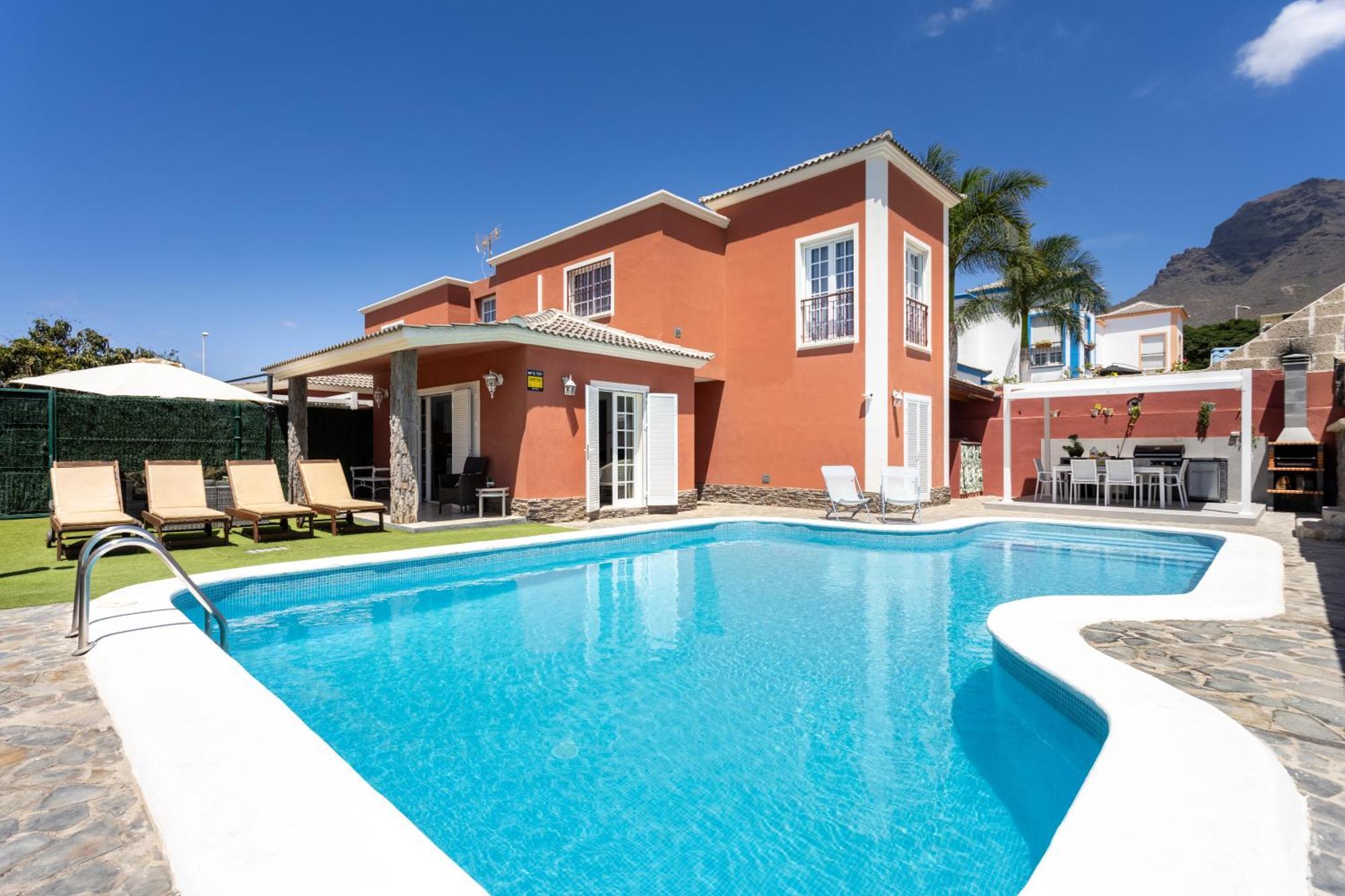 Vakantiehuis Chloe Tenerifesummervillas Giant Private Pool 11 Meters Long